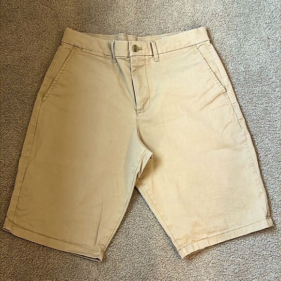 GAP shorts. Size 30. Color Khaki - Picture 1 of 4